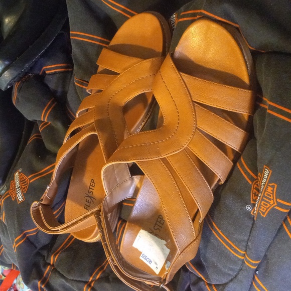 Ladies 10 Medium Flexstep Sandals - Picture 3 of 7